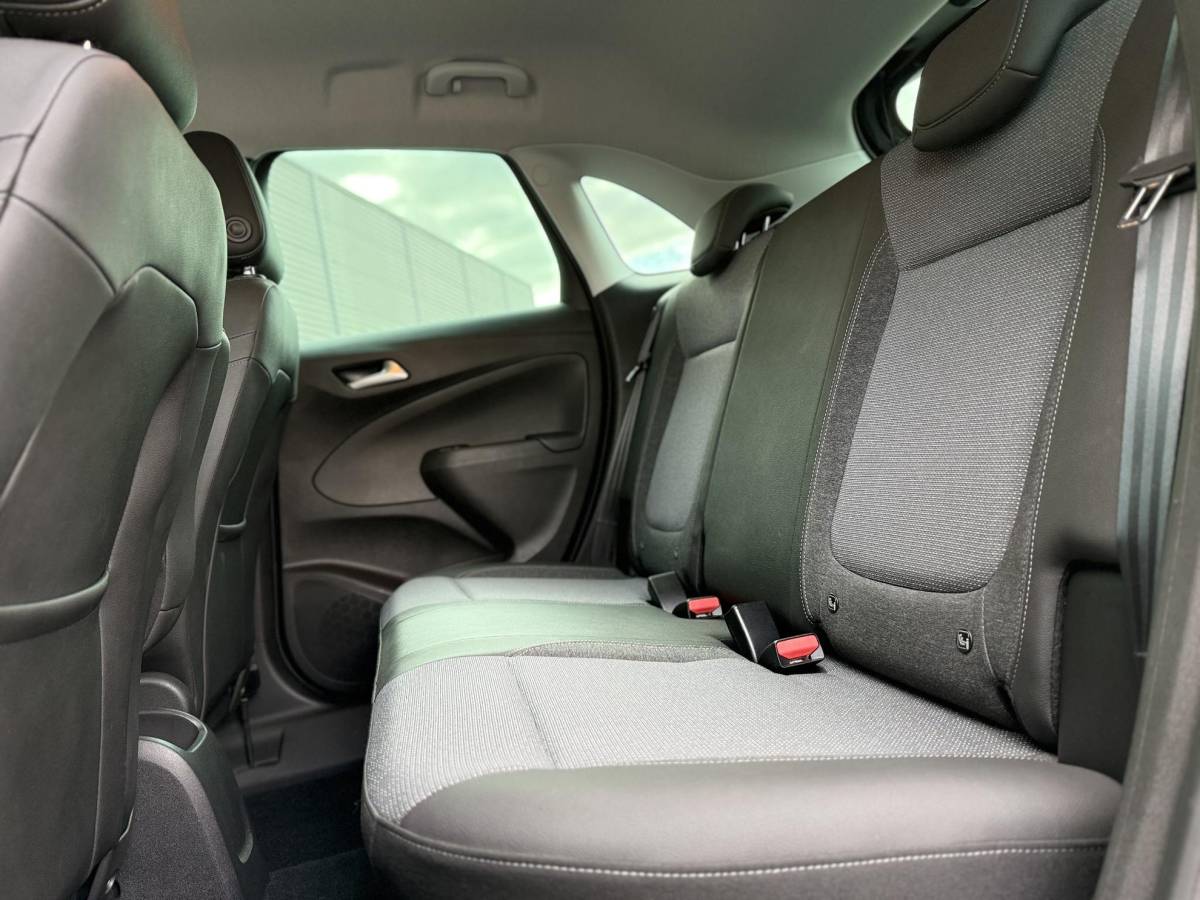 Opel Crossland Opel Crossland 1.2 Turbo Elegance Automaat | Navigatie | Parkeersensoren voor en achter | Parkeercamera achter | Cruise control | Apple carplay | Android Auto