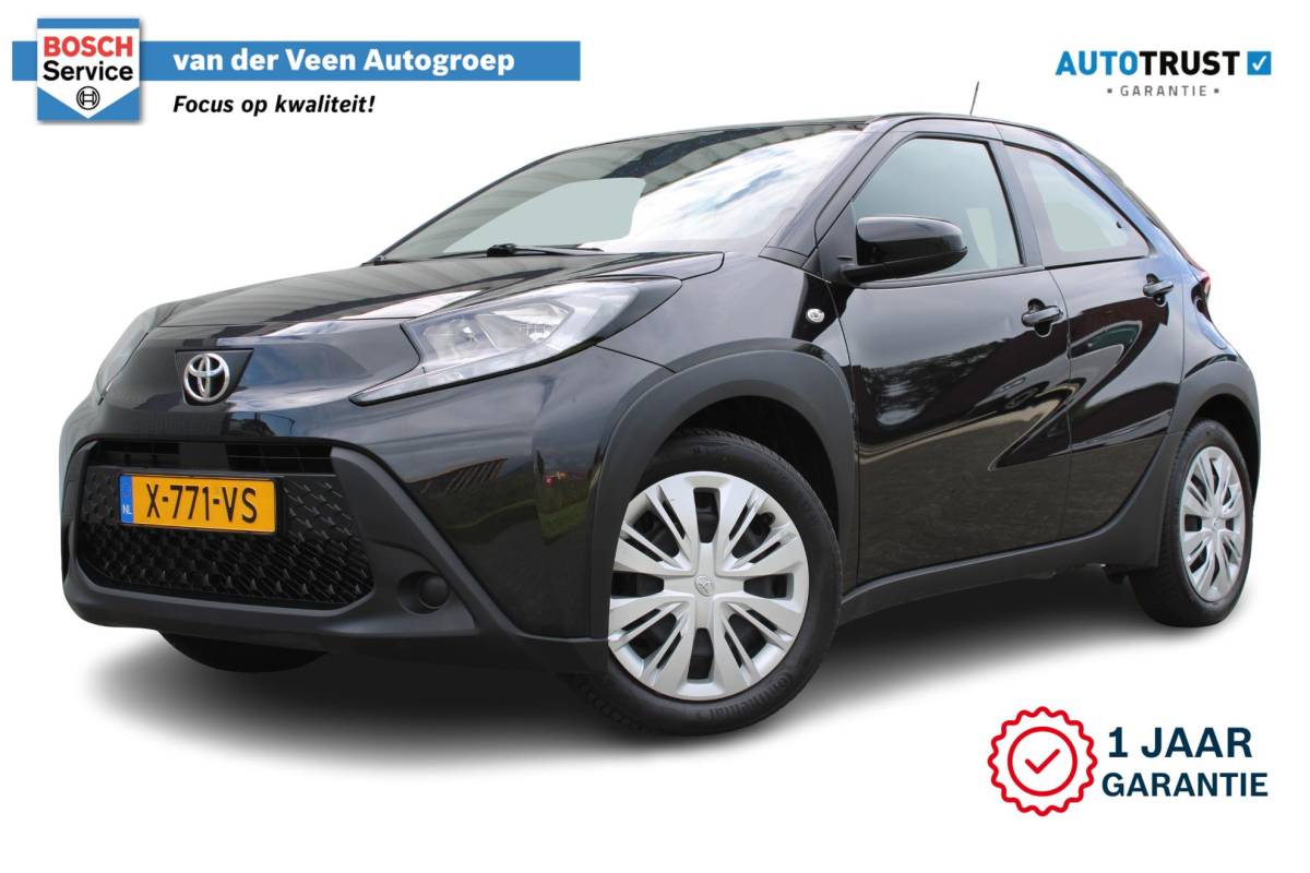 Toyota Aygo X Toyota Aygo X 1.0 VVT-i MT Play | Incl. 12 maanden garantie | Adaptieve cruise control | Apple carplay/Android auto | Lane assist | Airco | Parkeercamera |