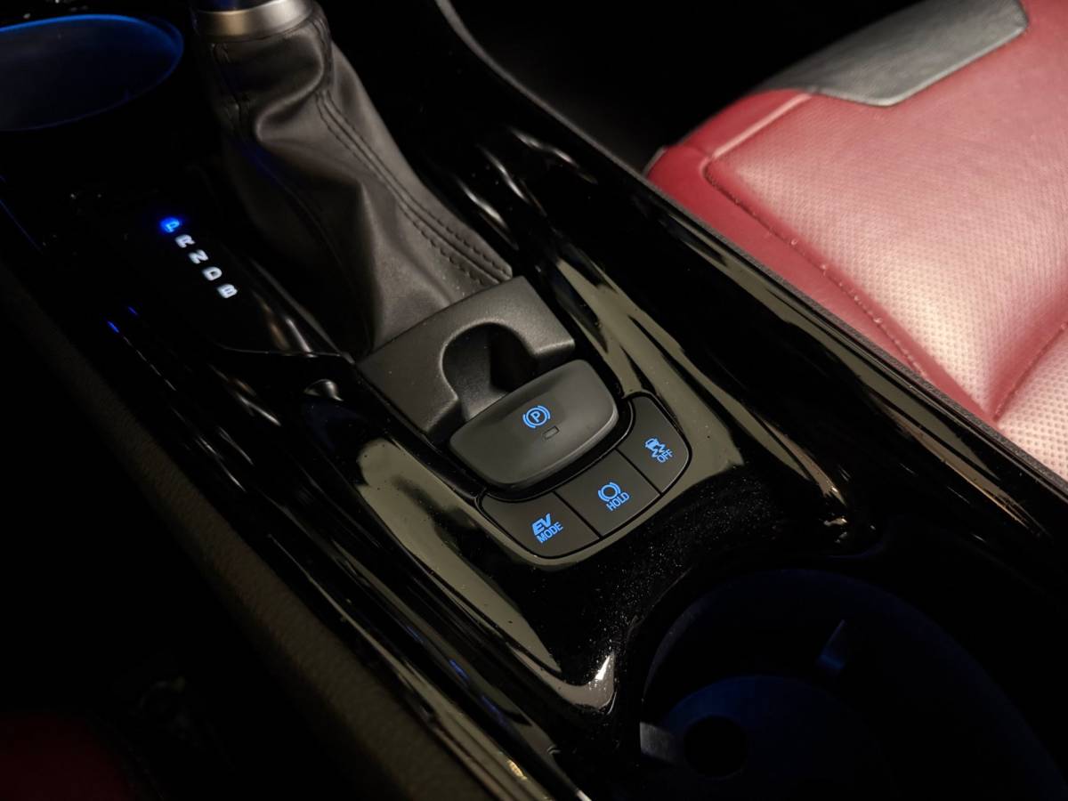 Toyota C-HR Toyota C-HR 1.8 Hybrid Executive Selection *Carplay* Stoel/Stuurverw.|Camera|Keyless|Leer|Adapt.Cruise|Navi|Dealer OH|Parelmoer