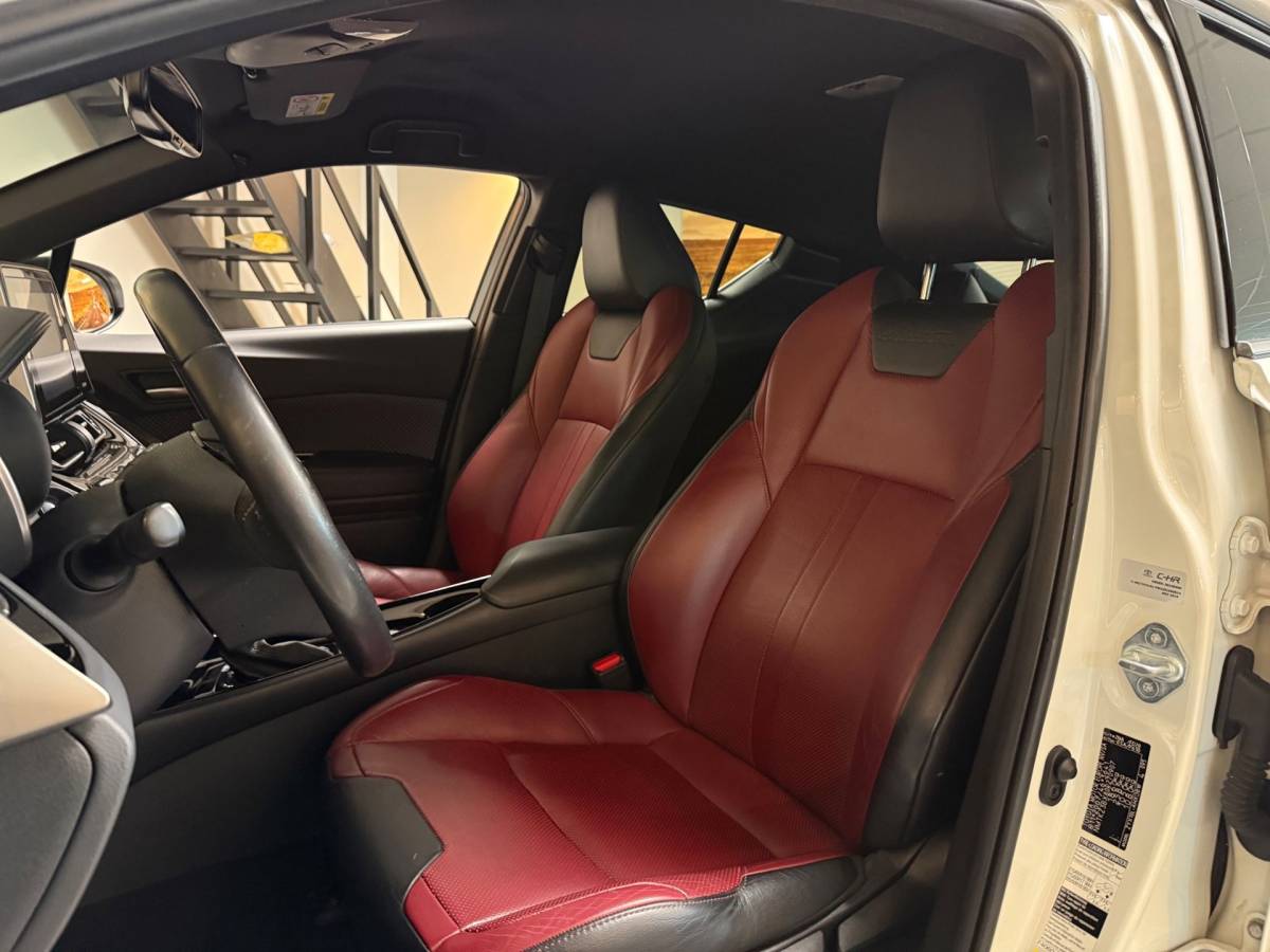 Toyota C-HR Toyota C-HR 1.8 Hybrid Executive Selection *Carplay* Stoel/Stuurverw.|Camera|Keyless|Leer|Adapt.Cruise|Navi|Dealer OH|Parelmoer