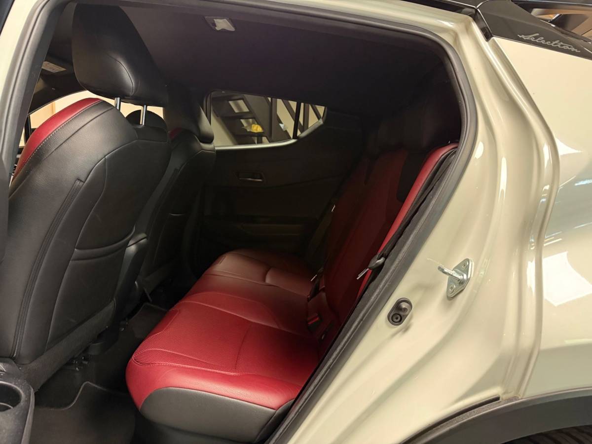 Toyota C-HR Toyota C-HR 1.8 Hybrid Executive Selection *Carplay* Stoel/Stuurverw.|Camera|Keyless|Leer|Adapt.Cruise|Navi|Dealer OH|Parelmoer