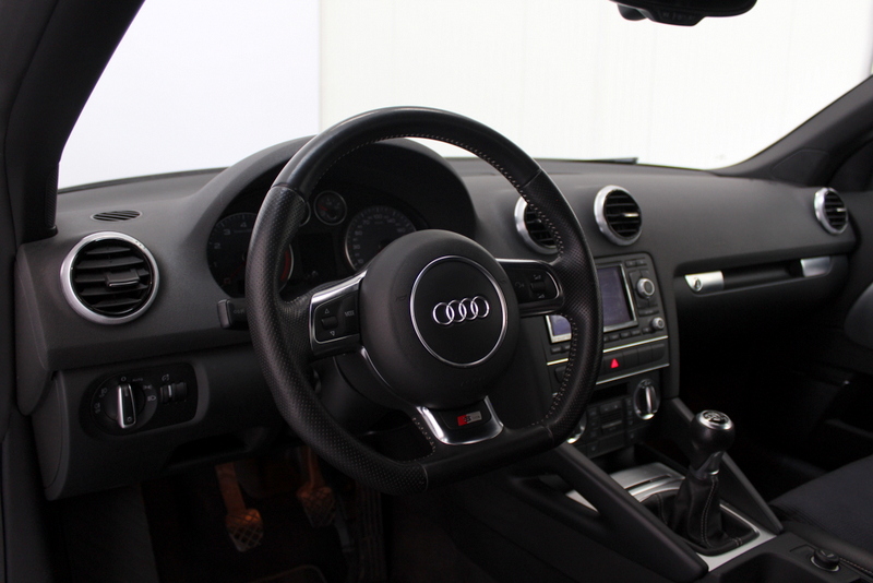 Audi A3 Audi A3 Cabriolet 1.2 TFSI Ambition Pro Line S 105PK, EXTRA SET WIELEN | METALLIC LAK | HALF LEER | XENON | NAVIGATIE