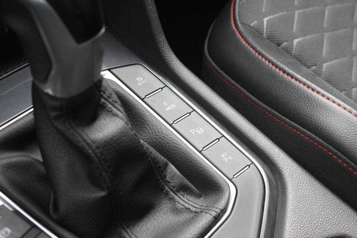 SEAT Tarraco Seat Tarraco 1.4 TSI e-Hybrid PHEV FR Business Intense | Trekhaak | Dak