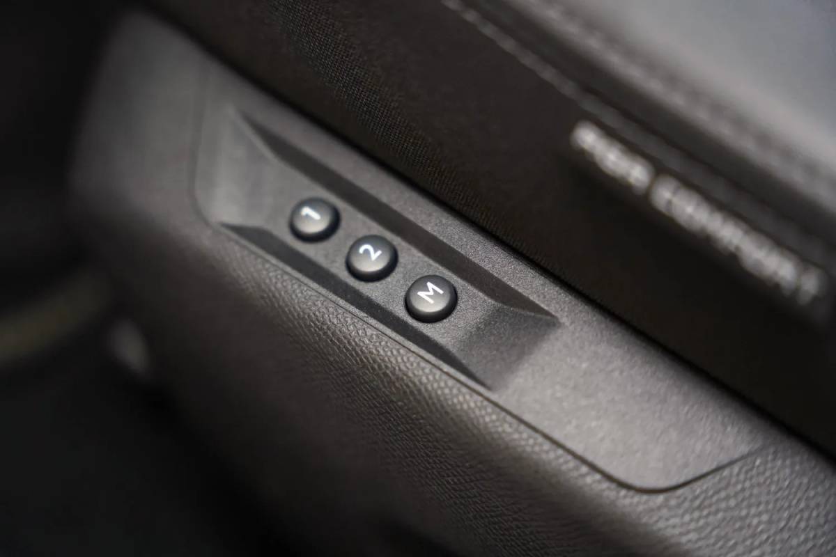 Peugeot 308 Peugeot 308 SW 1.6 Plug-in Hybrid 225 GT-Line Aut. [ Adapt.cruise Navi Camera Memory ]