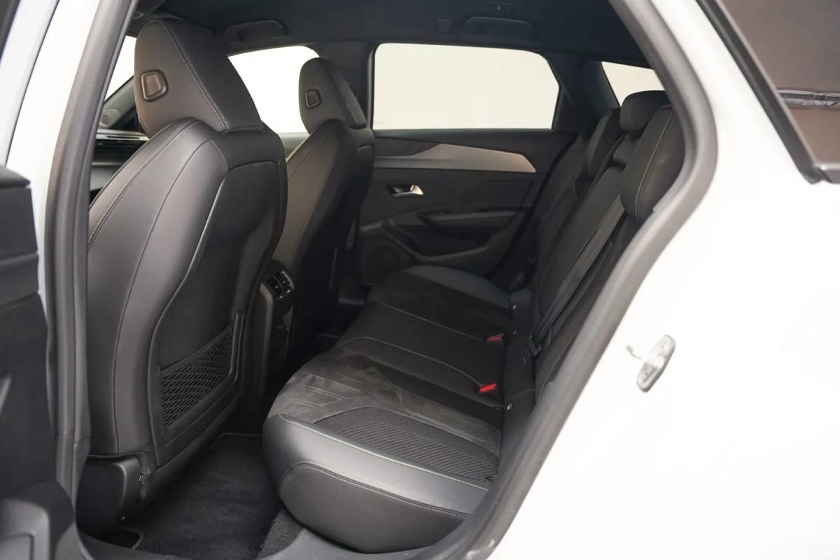 Peugeot 308 Peugeot 308 SW 1.6 Plug-in Hybrid 225 GT-Line Aut. [ Adapt.cruise Navi Camera Memory ]
