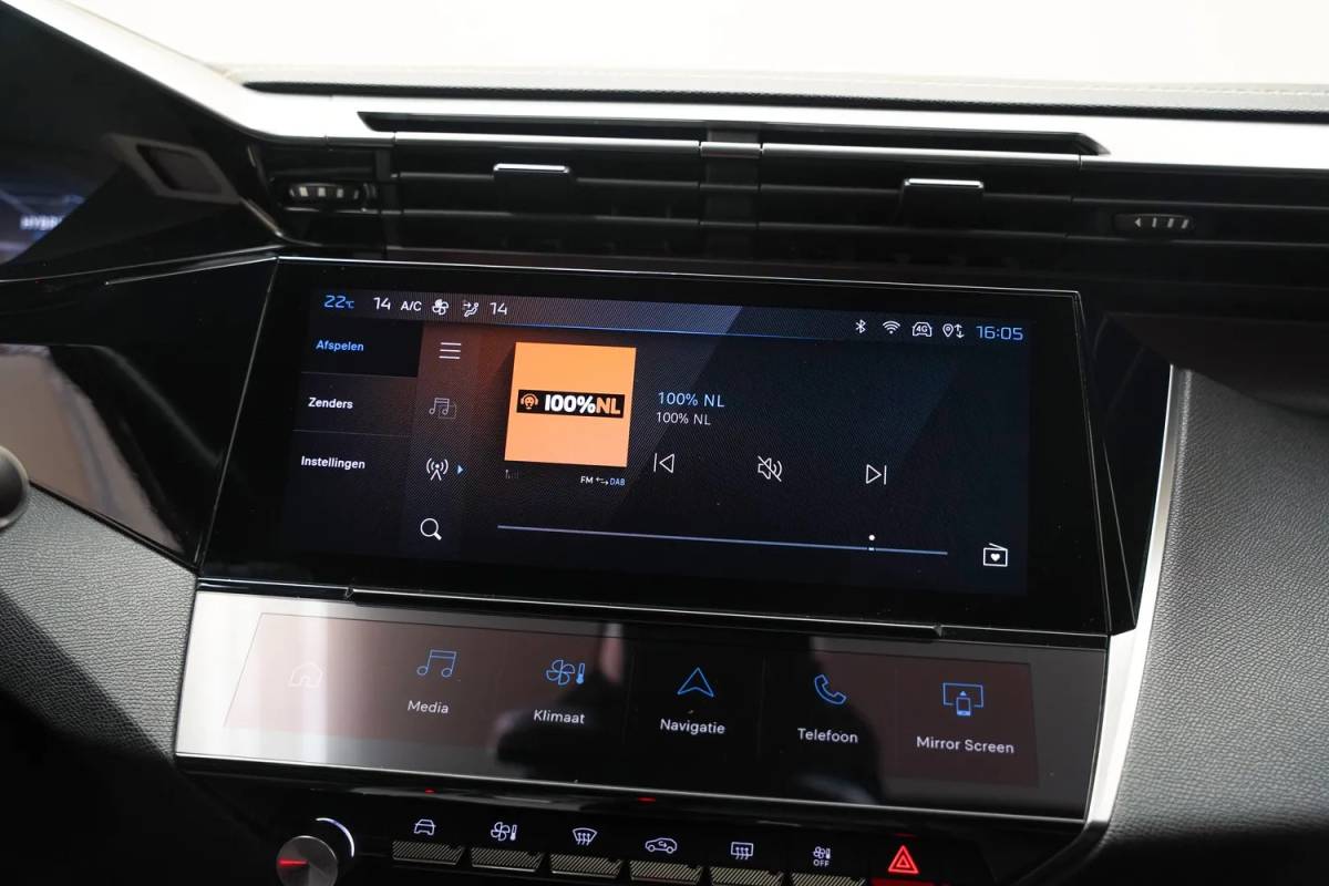 Peugeot 308 Peugeot 308 SW 1.6 Plug-in Hybrid 225 GT-Line Aut. [ Adapt.cruise Navi Camera Memory ]