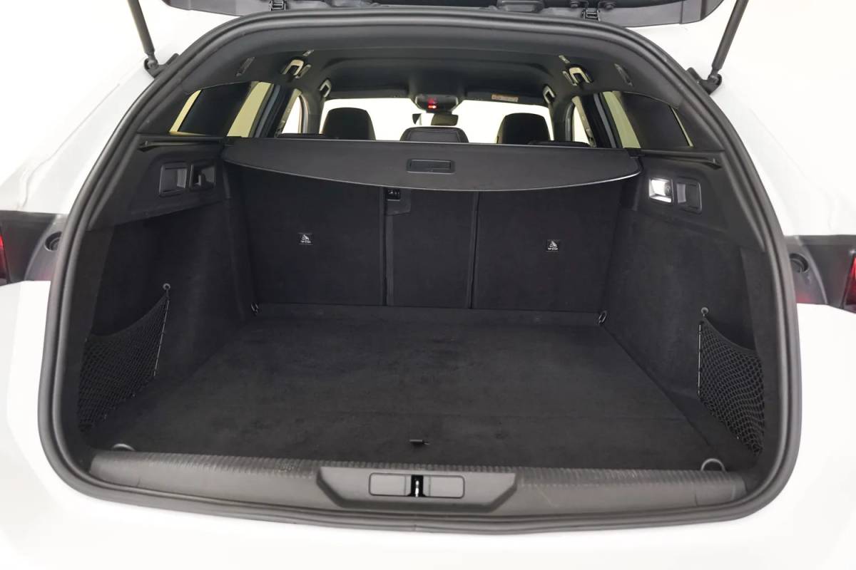 Peugeot 308 Peugeot 308 SW 1.6 Plug-in Hybrid 225 GT-Line Aut. [ Adapt.cruise Navi Camera Memory ]