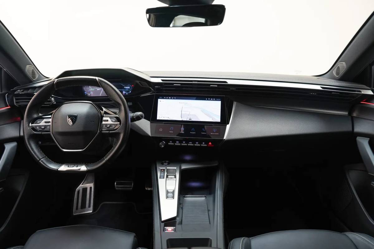 Peugeot 308 Peugeot 308 SW 1.6 Plug-in Hybrid 225 GT-Line Aut. [ Adapt.cruise Navi Camera Memory ]