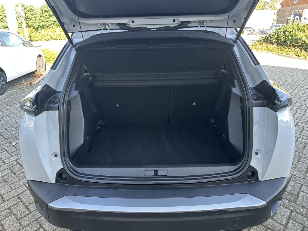 Peugeot 2008 Peugeot 2008 1.2 Hybrid 136 GT | Drive Assist Plus | Camera v & a | Adapt. Cruise | Keyless |