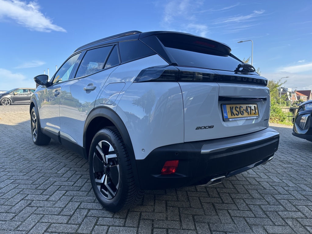 Peugeot 2008 Peugeot 2008 1.2 Hybrid 136 GT | Drive Assist Plus | Camera v & a | Adapt. Cruise | Keyless |