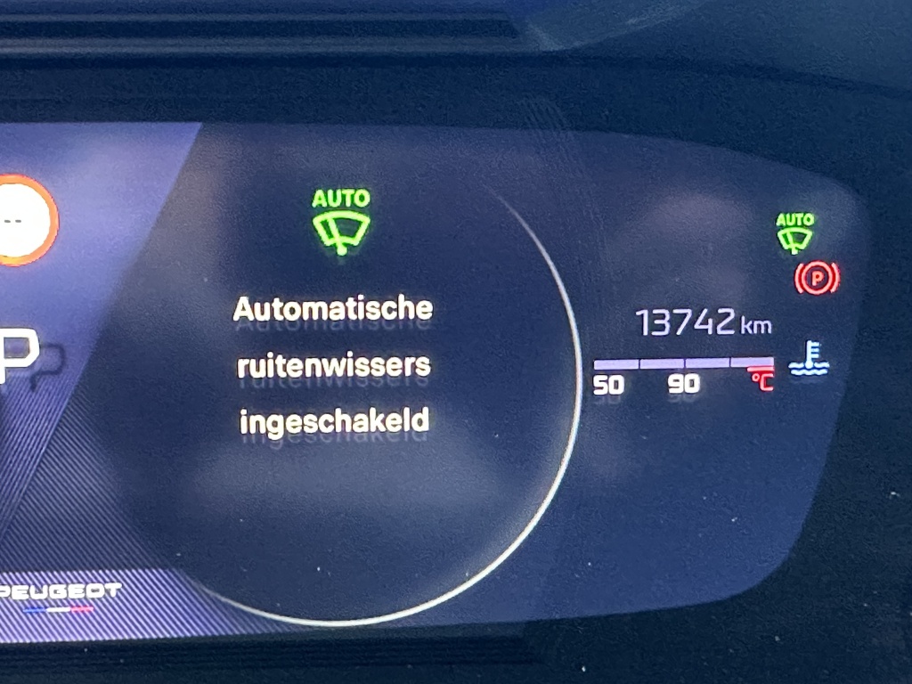 Peugeot 2008 Peugeot 2008 1.2 Hybrid 136 GT | Drive Assist Plus | Camera v & a | Adapt. Cruise | Keyless |