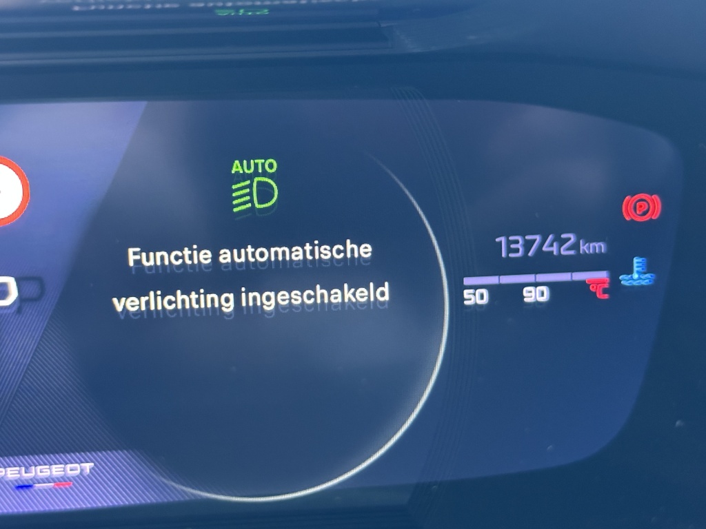 Peugeot 2008 Peugeot 2008 1.2 Hybrid 136 GT | Drive Assist Plus | Camera v & a | Adapt. Cruise | Keyless |