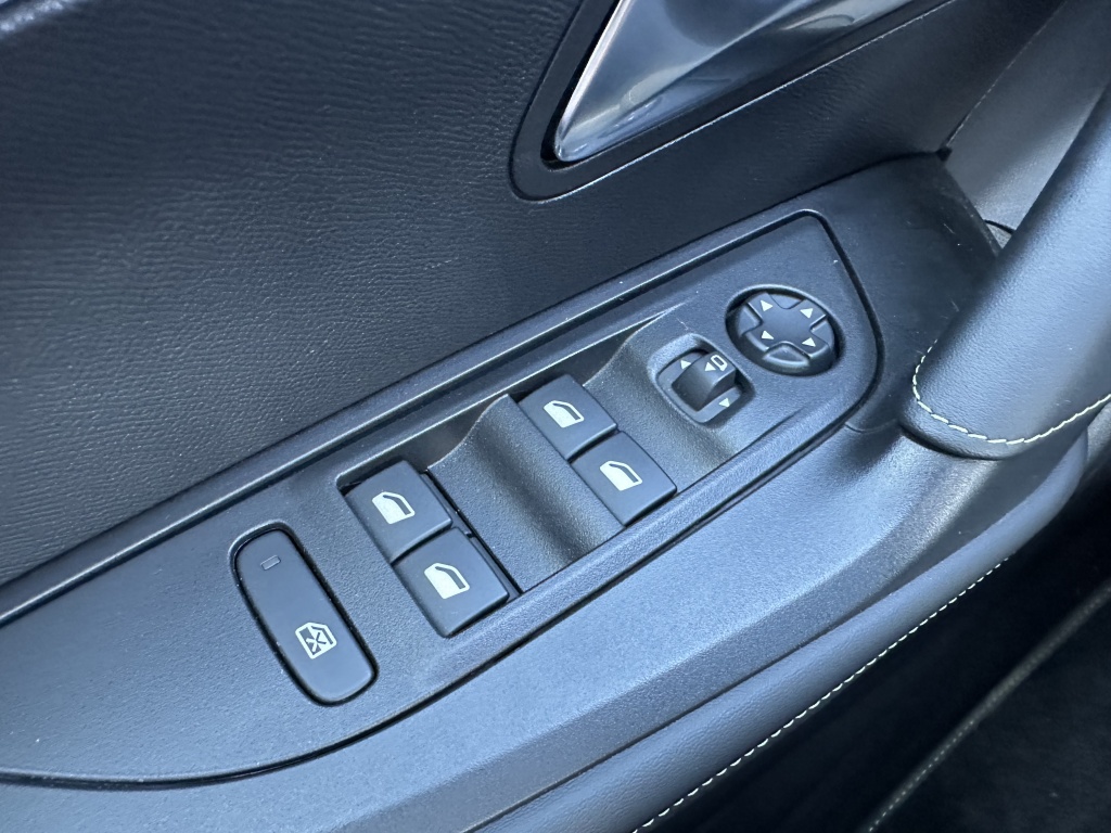 Peugeot 2008 Peugeot 2008 1.2 Hybrid 136 GT | Drive Assist Plus | Camera v & a | Adapt. Cruise | Keyless |