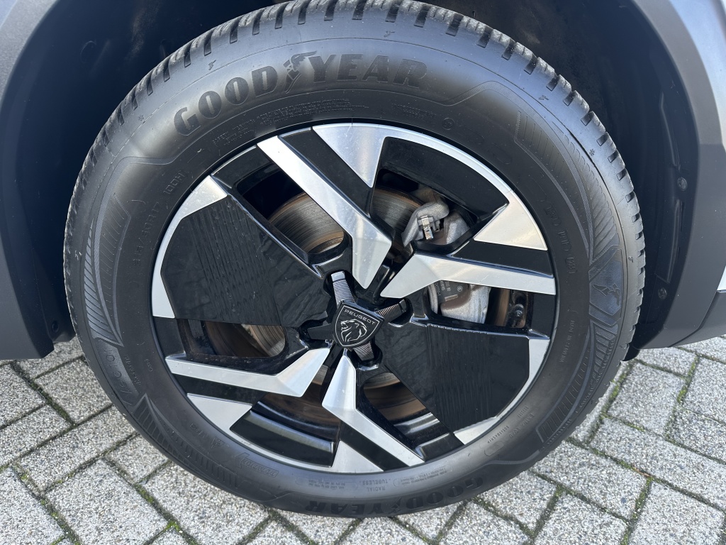 Peugeot 2008 Peugeot 2008 1.2 Hybrid 136 GT | Drive Assist Plus | Camera v & a | Adapt. Cruise | Keyless |