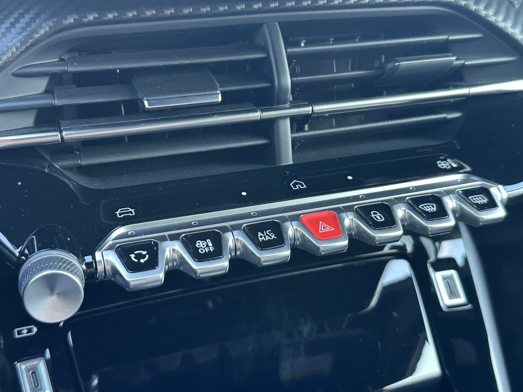 Peugeot 2008 Peugeot 2008 1.2 Hybrid 136 GT | Drive Assist Plus | Camera v & a | Adapt. Cruise | Keyless |