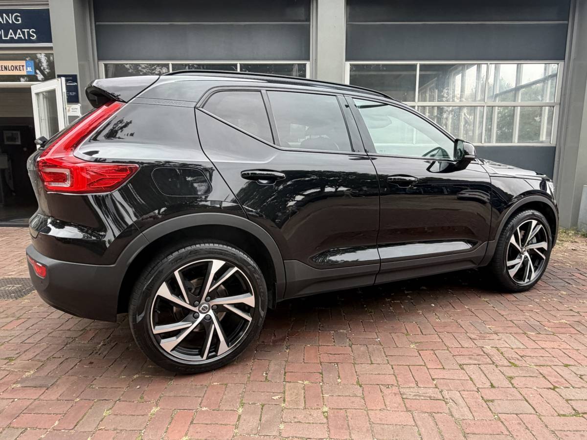 Volvo XC40 Volvo XC40 1.5 T5 Recharge R-Design | LED | Dark | 20″ | Parking pack | VC | adaptive | keyless  05-2021 72.285 KM