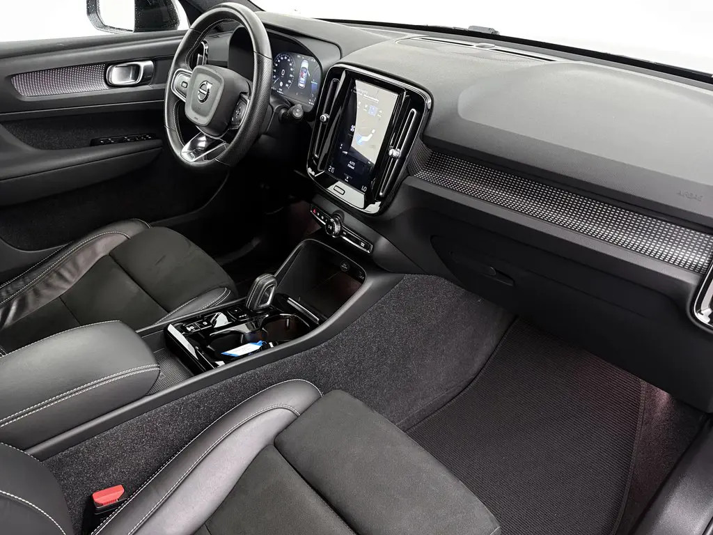 Volvo XC40 Volvo XC40 1.5 T5 Recharge Inscription | LED | Dark | 20″ | Parking pack | VC | adaptive | keyless  05-2021 72.285 KM