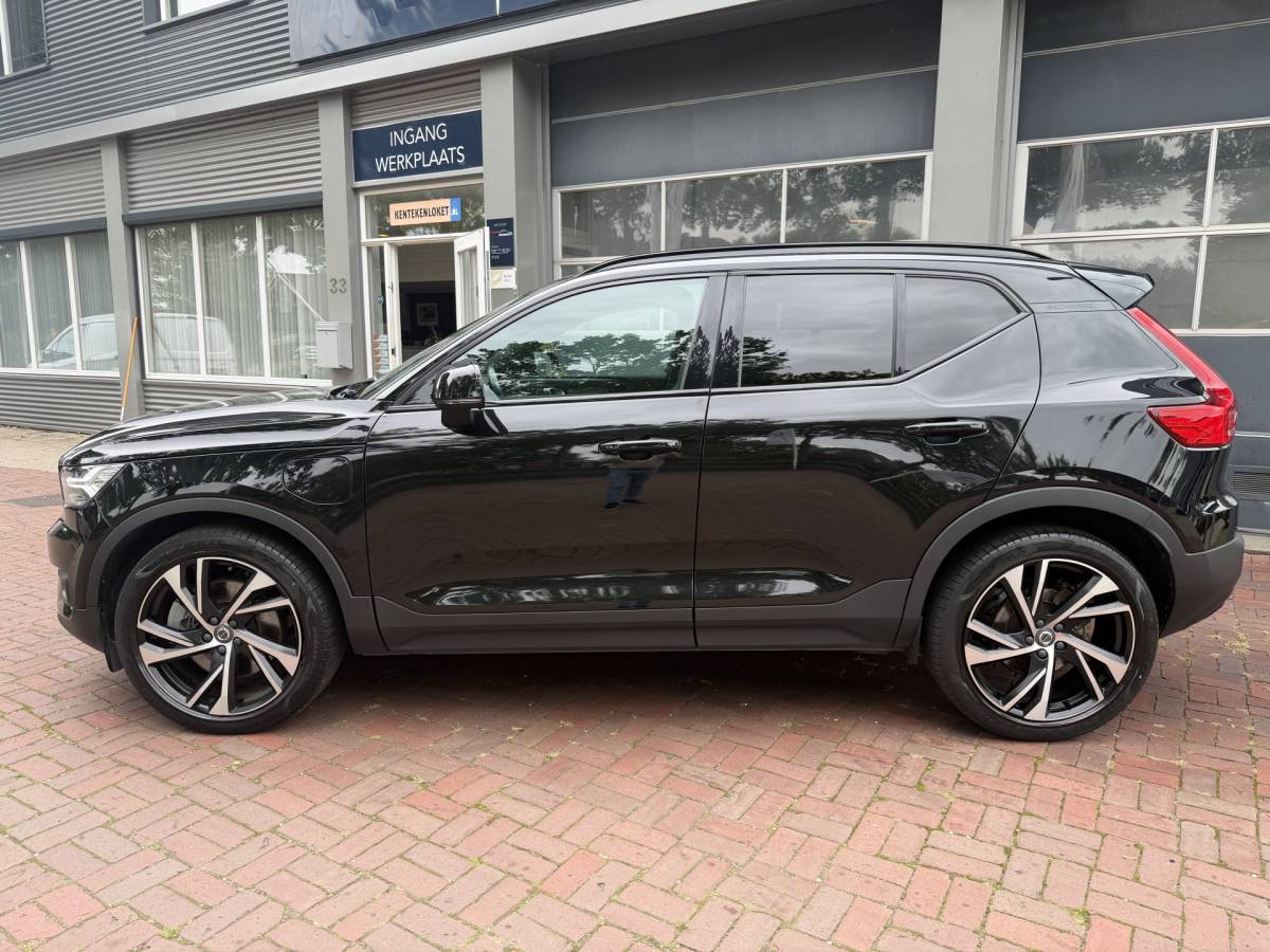 Volvo XC40 Volvo XC40 1.5 T5 Recharge Inscription | LED | Dark | 20″ | Parking pack | VC | adaptive | keyless  05-2021 72.285 KM