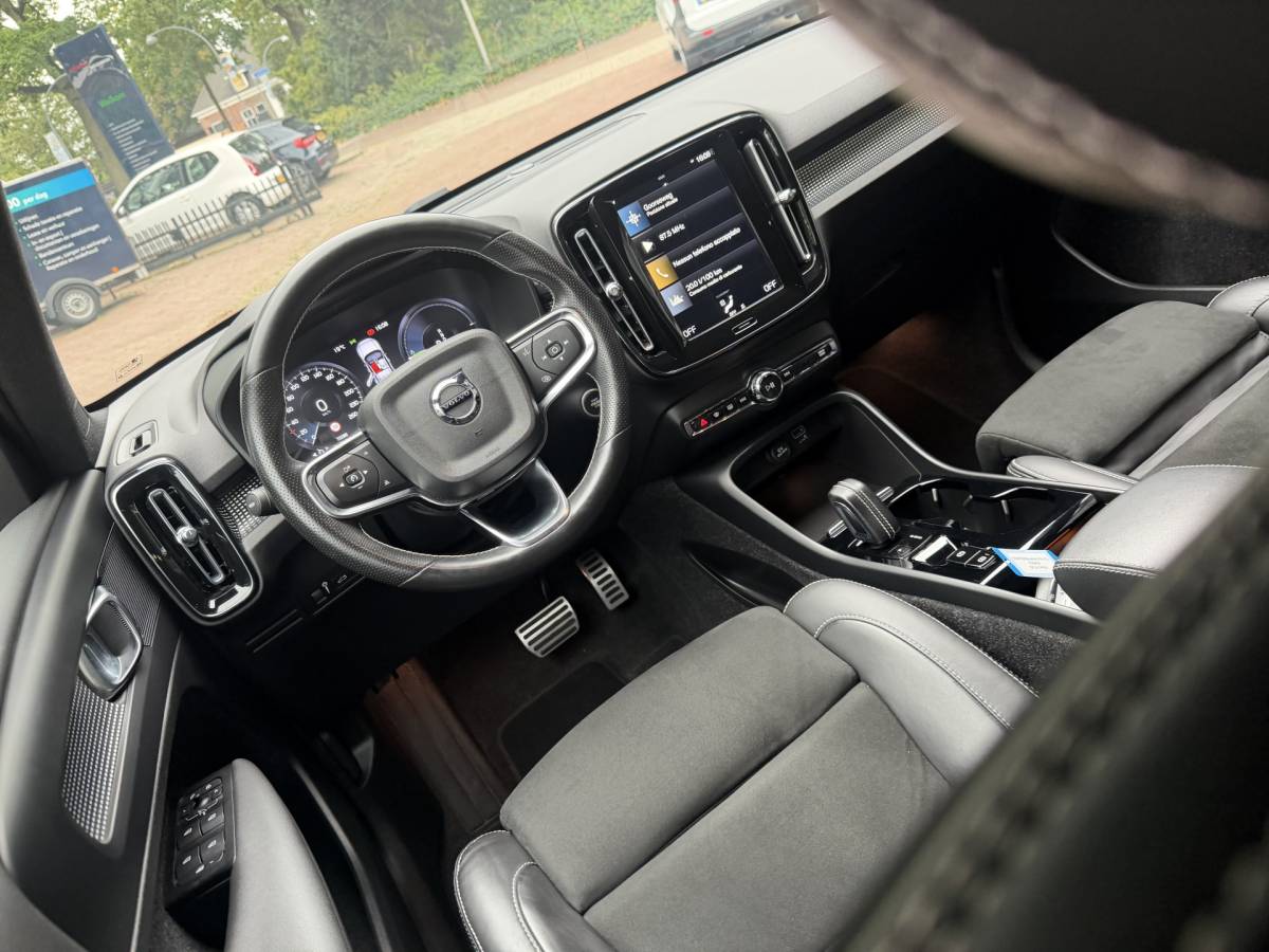 Volvo XC40 Volvo XC40 1.5 T5 Recharge Inscription | LED | Dark | 20″ | Parking pack | VC | adaptive | keyless  05-2021 72.285 KM