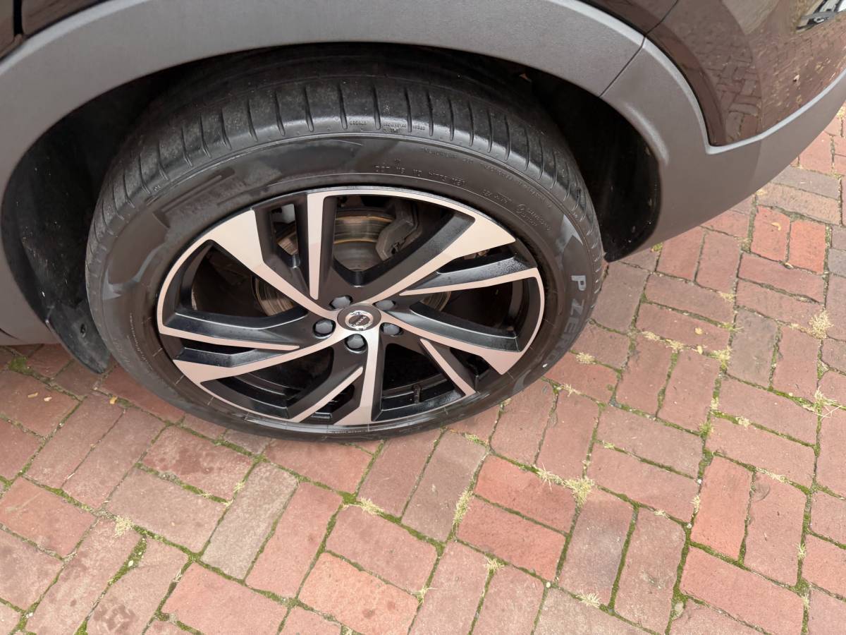 Volvo XC40 Volvo XC40 1.5 T5 Recharge Inscription | LED | Dark | 20″ | Parking pack | VC | adaptive | keyless  05-2021 72.285 KM