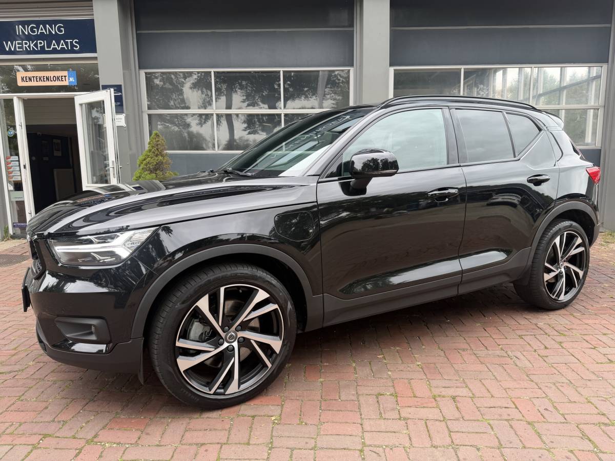 Volvo XC40 Volvo XC40 1.5 T5 Recharge Inscription | LED | Dark | 20″ | Parking pack | VC | adaptive | keyless  05-2021 72.285 KM
