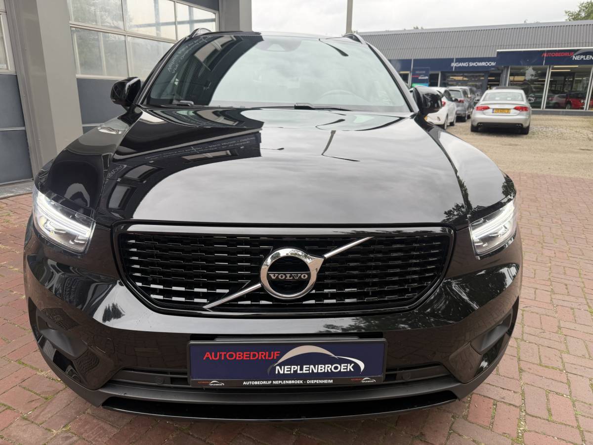 Volvo XC40 Volvo XC40 1.5 T5 Recharge R-Design | LED | Dark | 20″ | Parking pack | VC | adaptive | keyless  05-2021 72.285 KM
