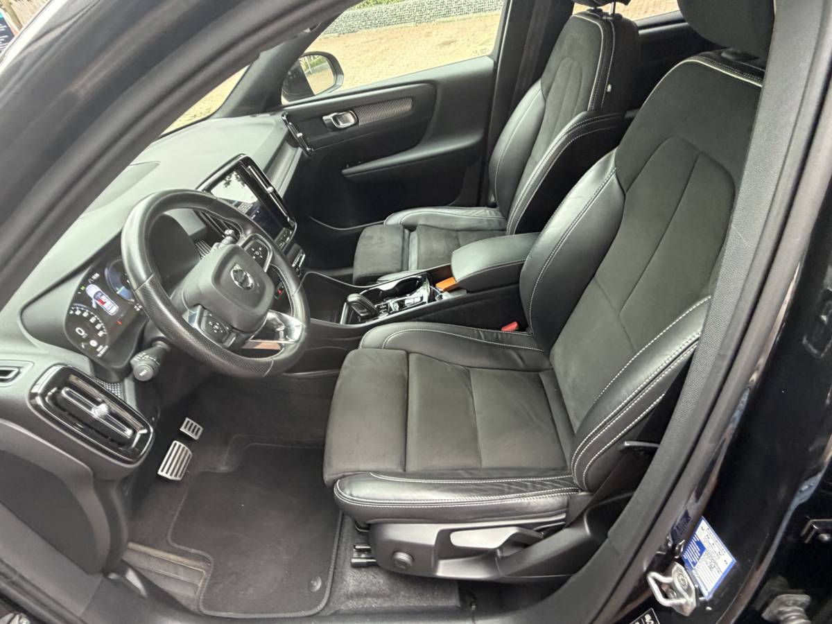 Volvo XC40 Volvo XC40 1.5 T5 Recharge R-Design | LED | Dark | 20″ | Parking pack | VC | adaptive | keyless  05-2021 72.285 KM