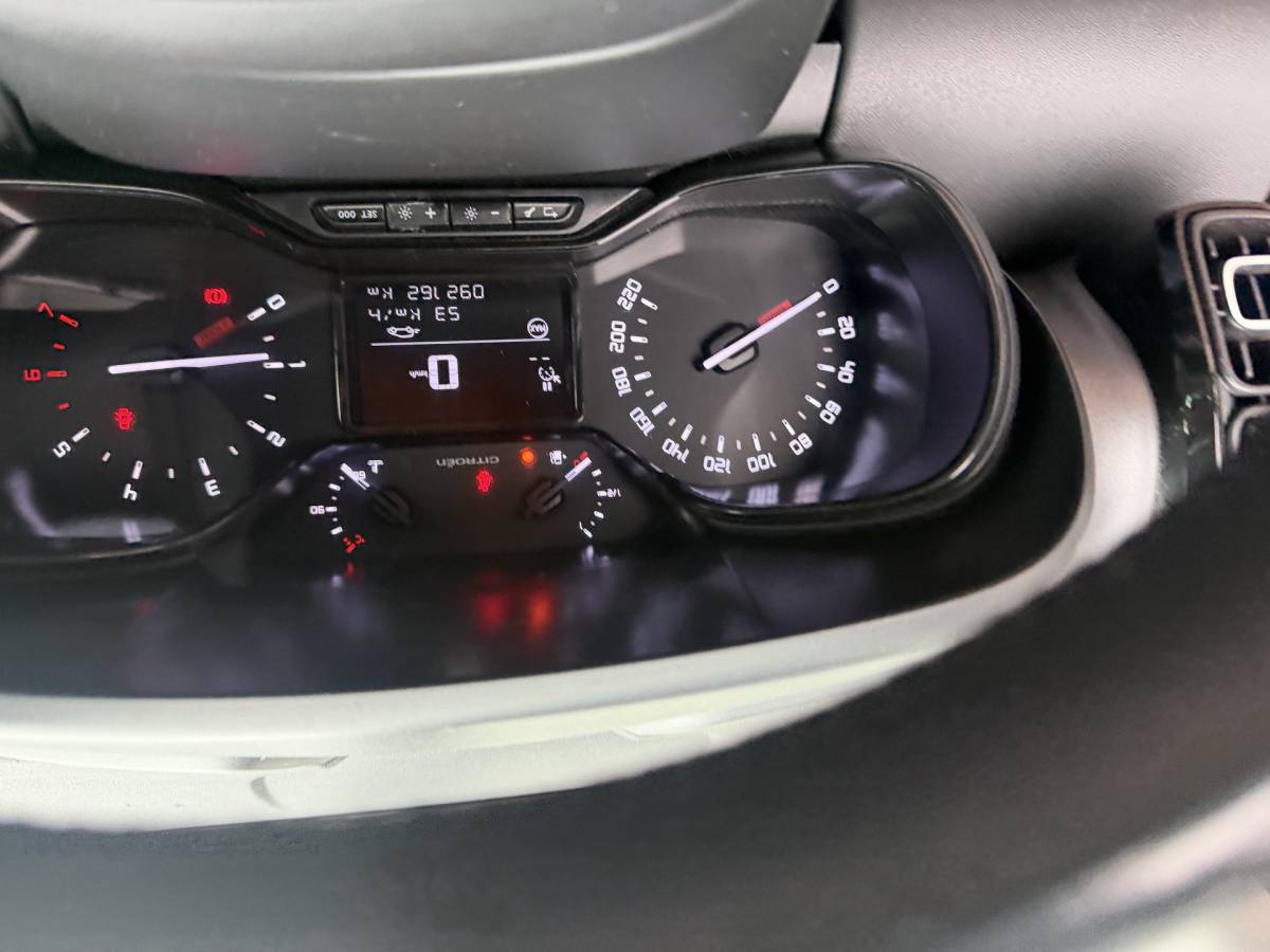 Citroën C3 Aircross Citroën C3 Aircross 1.2 PureTech Shine Bj 2021 Km 92.000 Hoe Zit Dealer onderhouden