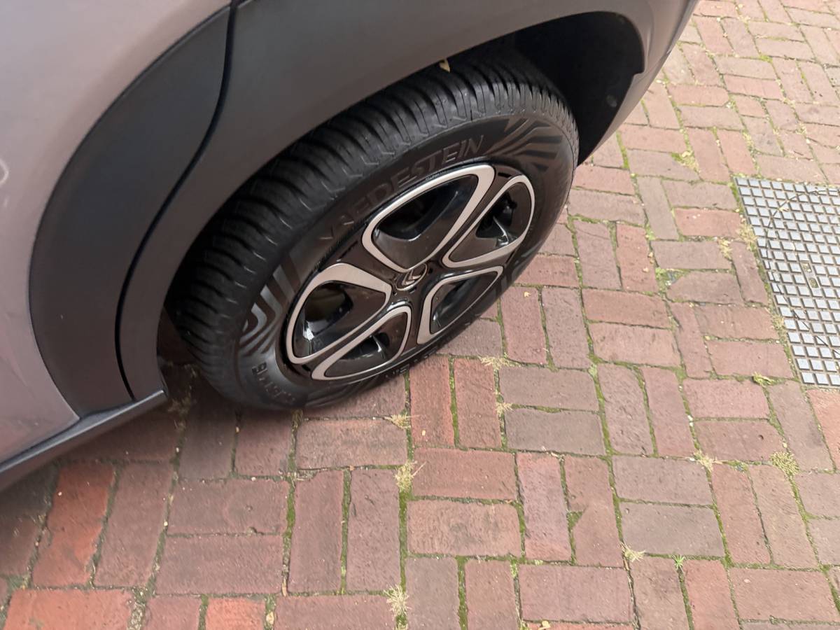 Citroën C3 Aircross Citroën C3 Aircross 1.2 PureTech Shine Bj 2021 Km 92.000 Hoe Zit Dealer onderhouden