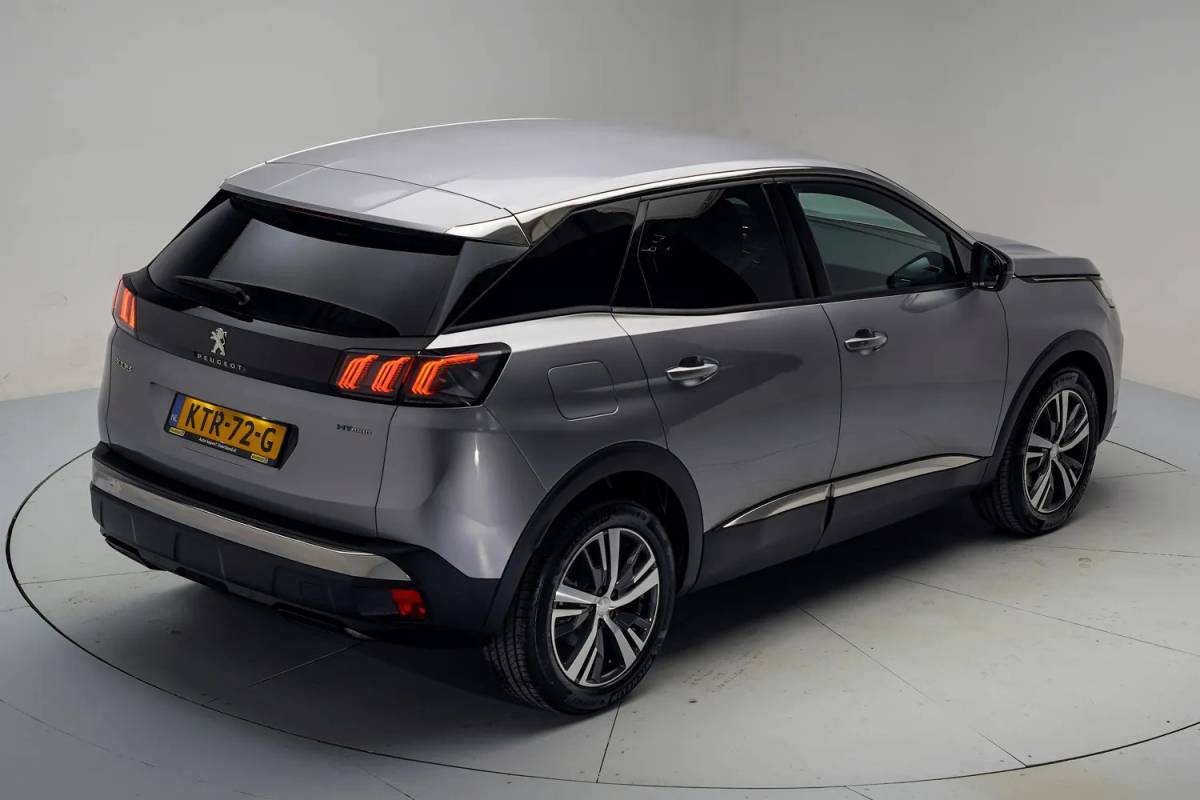 Peugeot 3008 Peugeot 3008 1.6 Hybrid 225 Active Business [ Navi Apple/Android Clima Camera ]