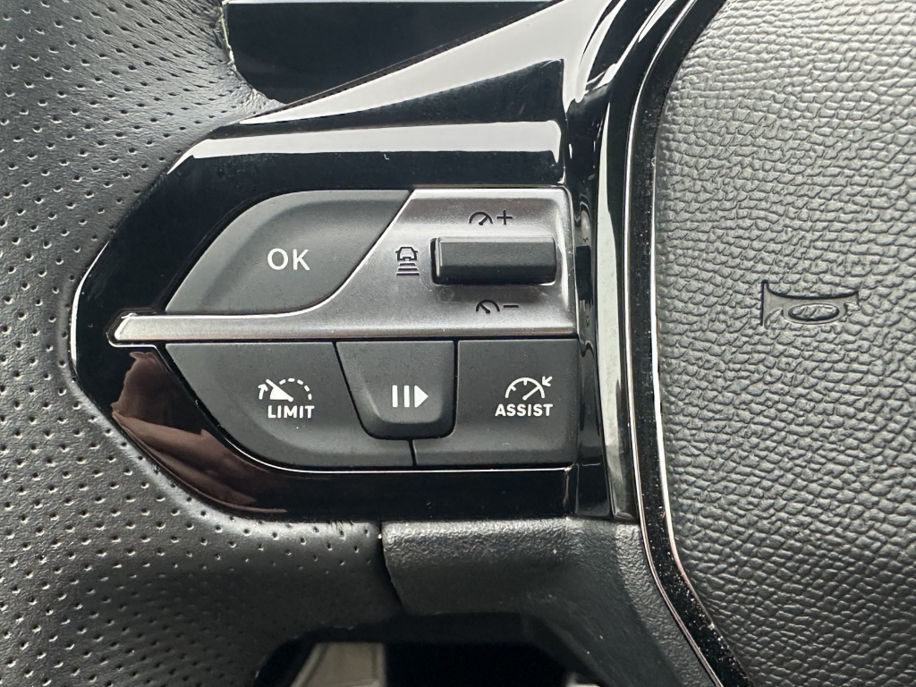 Peugeot 408 Peugeot 408 Hybrid 145 GT