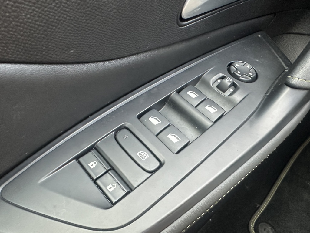 Peugeot 408 Peugeot 408 Hybrid 145 GT