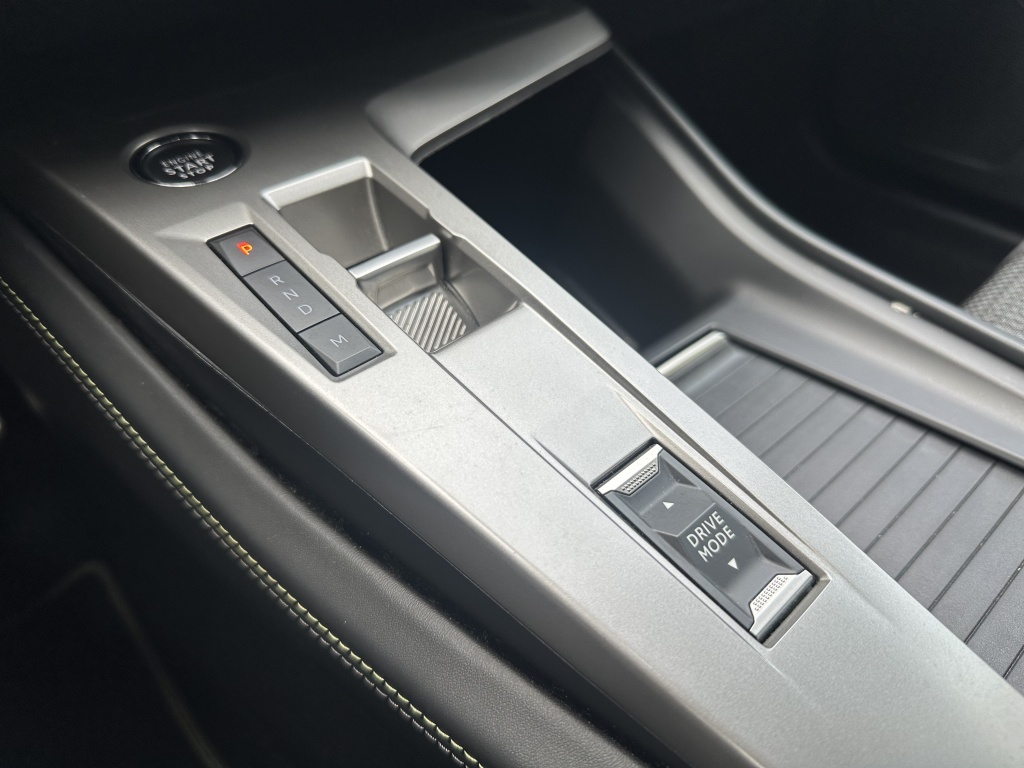 Peugeot 408 Peugeot 408 Hybrid 145 GT