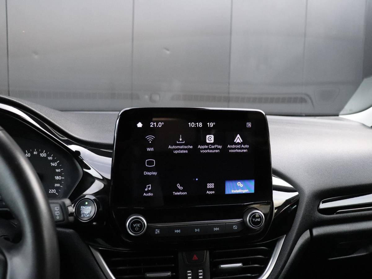 Ford Fiesta Ford Fiesta 1.0 EcoBoost Hybrid Titanium | AUT. | TREKHAAK | STOEL/STUURVERW. | PDC | APPLE CARPLAY |