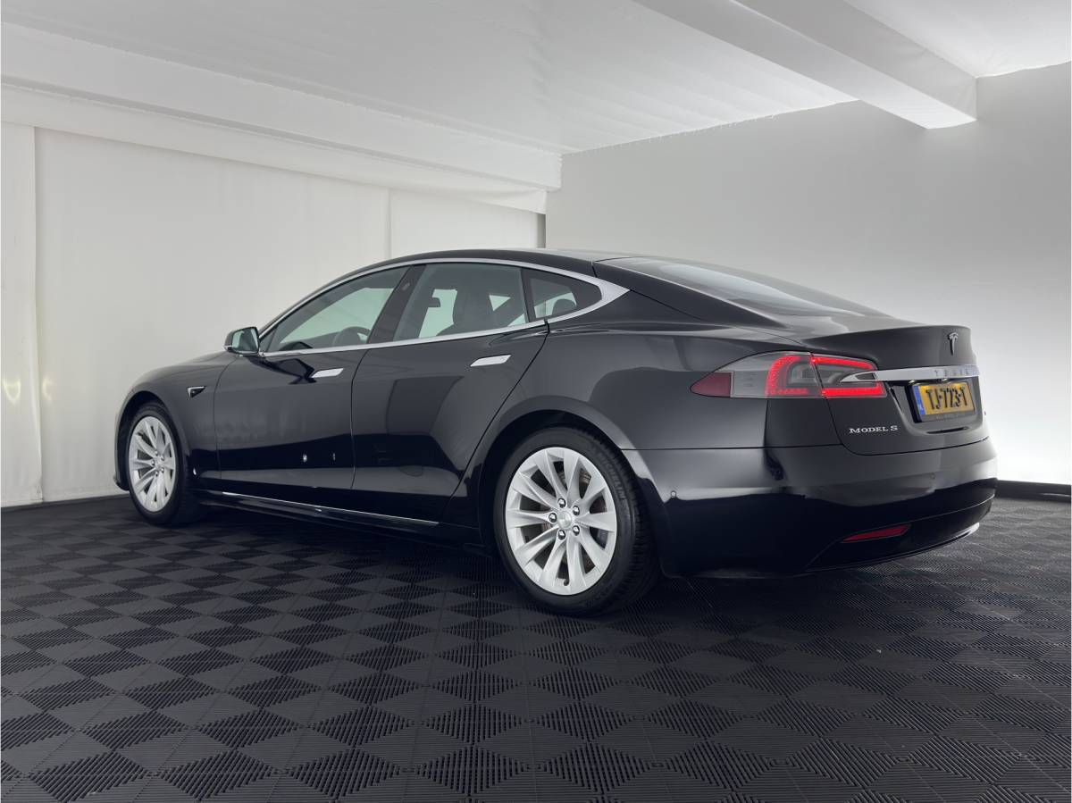 Tesla Model S Tesla Model S 75D Base AWD [ 3-Fase-17kW ] {SoH-89%} Aut. *PANO | LEATHER-FABRIC | AIRSUSPENION | FULL-LED | NAVI-FULLMAP | KEYLESS | HEATED-SPORTSEATS | DIGI-COCKPIT | AUTO-PILOT | CAMERA | 19″ALU*