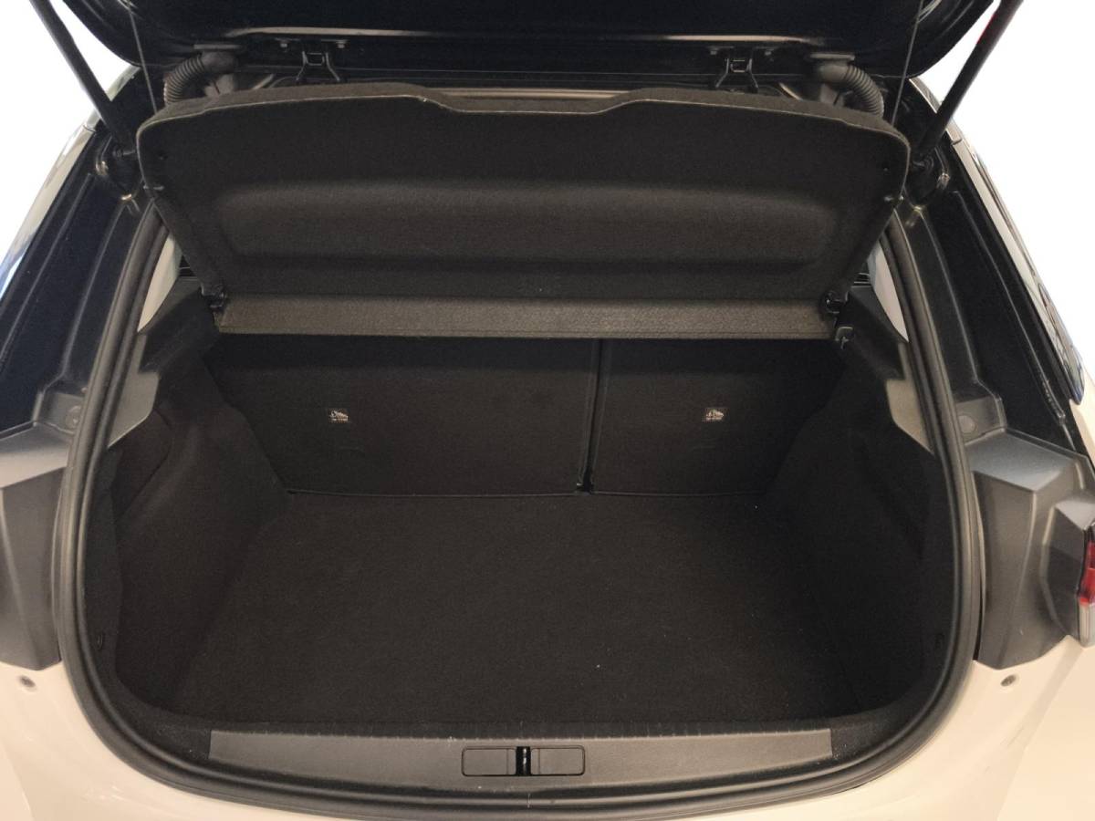 Opel Corsa Opel Corsa 1.2 Elegance Stoel- & Stuurverwarming| Glazen Dak| Camera| PDC Voor & Achter| Apple CarPlay| Climate Control| LED