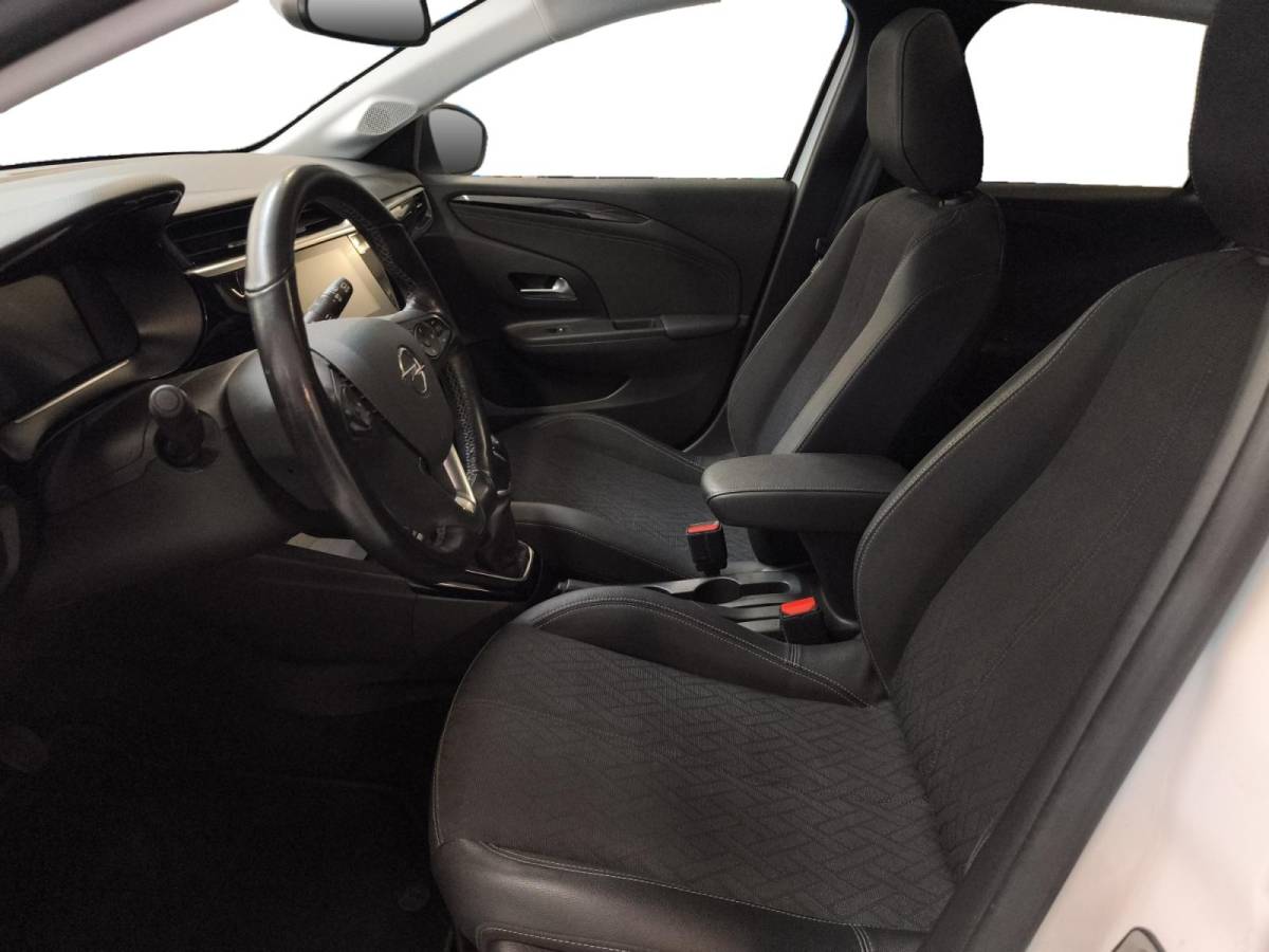 Opel Corsa Opel Corsa 1.2 Elegance Stoel- & Stuurverwarming| Glazen Dak| Camera| PDC Voor & Achter| Apple CarPlay| Climate Control| LED
