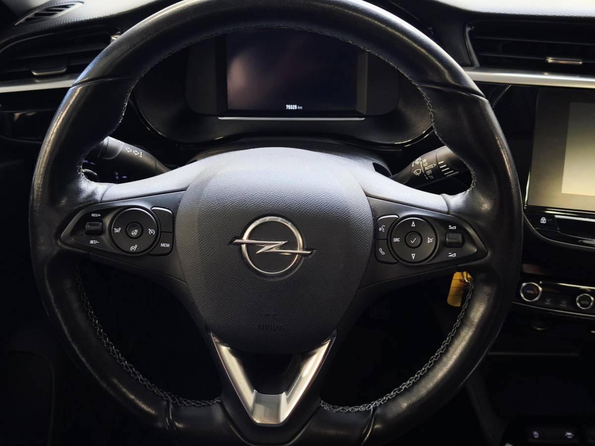 Opel Corsa Opel Corsa 1.2 Elegance Stoel- & Stuurverwarming| Glazen Dak| Camera| PDC Voor & Achter| Apple CarPlay| Climate Control| LED