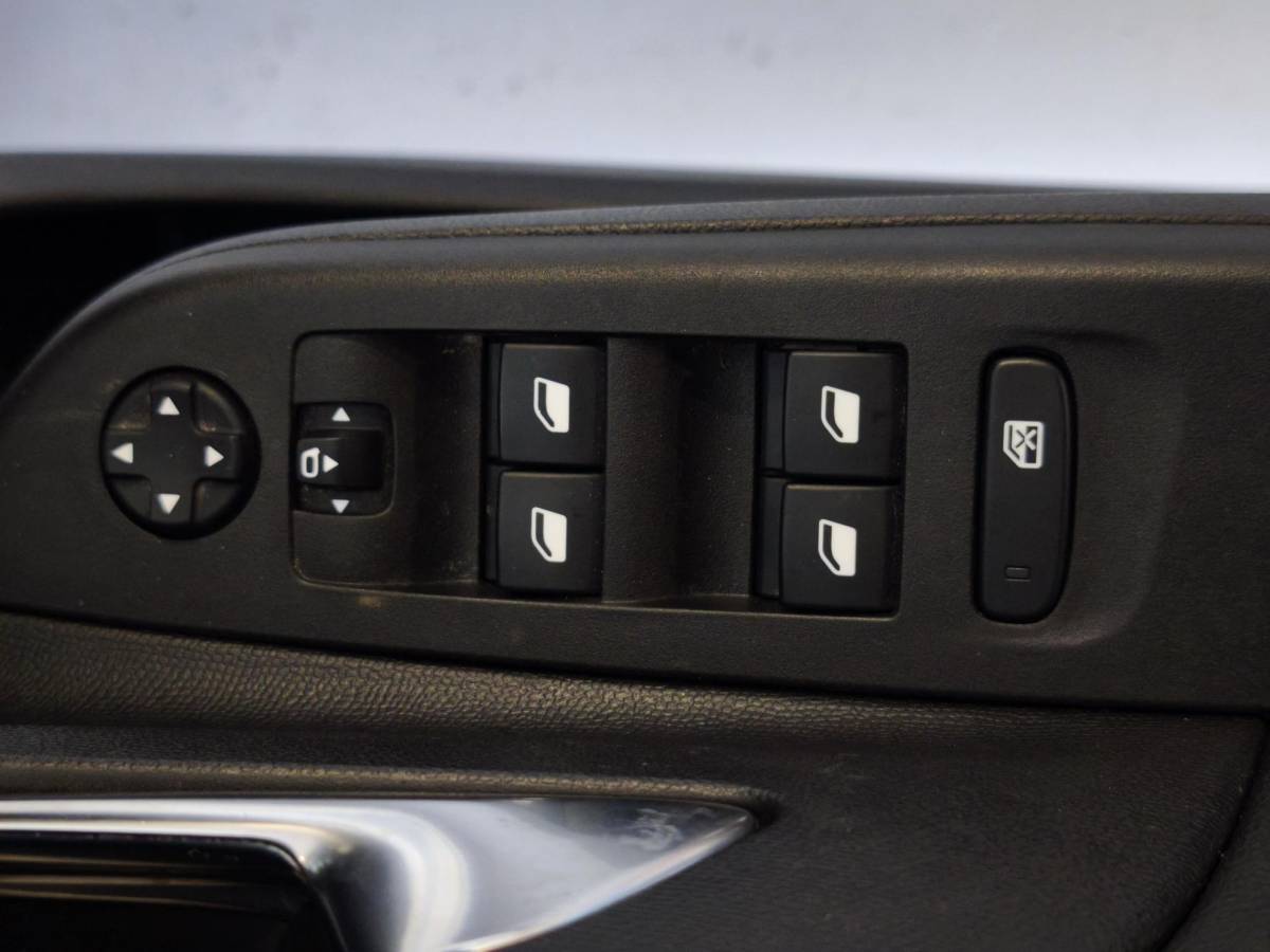 Opel Corsa Opel Corsa 1.2 Elegance Stoel- & Stuurverwarming| Glazen Dak| Camera| PDC Voor & Achter| Apple CarPlay| Climate Control| LED