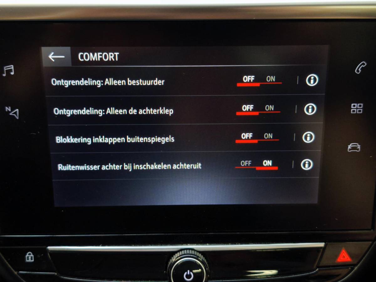 Opel Corsa Opel Corsa 1.2 Elegance Stoel- & Stuurverwarming| Glazen Dak| Camera| PDC Voor & Achter| Apple CarPlay| Climate Control| LED