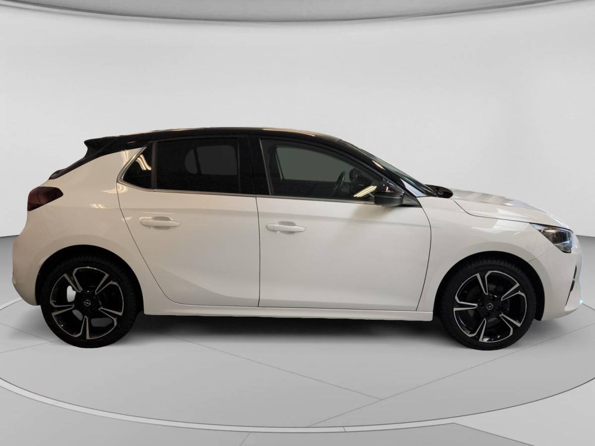 Opel Corsa Opel Corsa 1.2 Elegance Stoel- & Stuurverwarming| Glazen Dak| Camera| PDC Voor & Achter| Apple CarPlay| Climate Control| LED