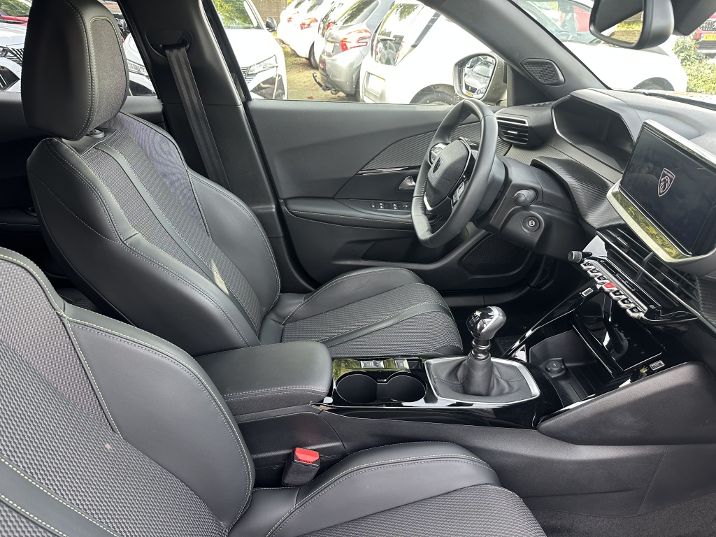 Peugeot 2008 Peugeot 2008 1.2 Allure 100 PK | CarPlay & Android Auto | Cruise Control | 17″ LM