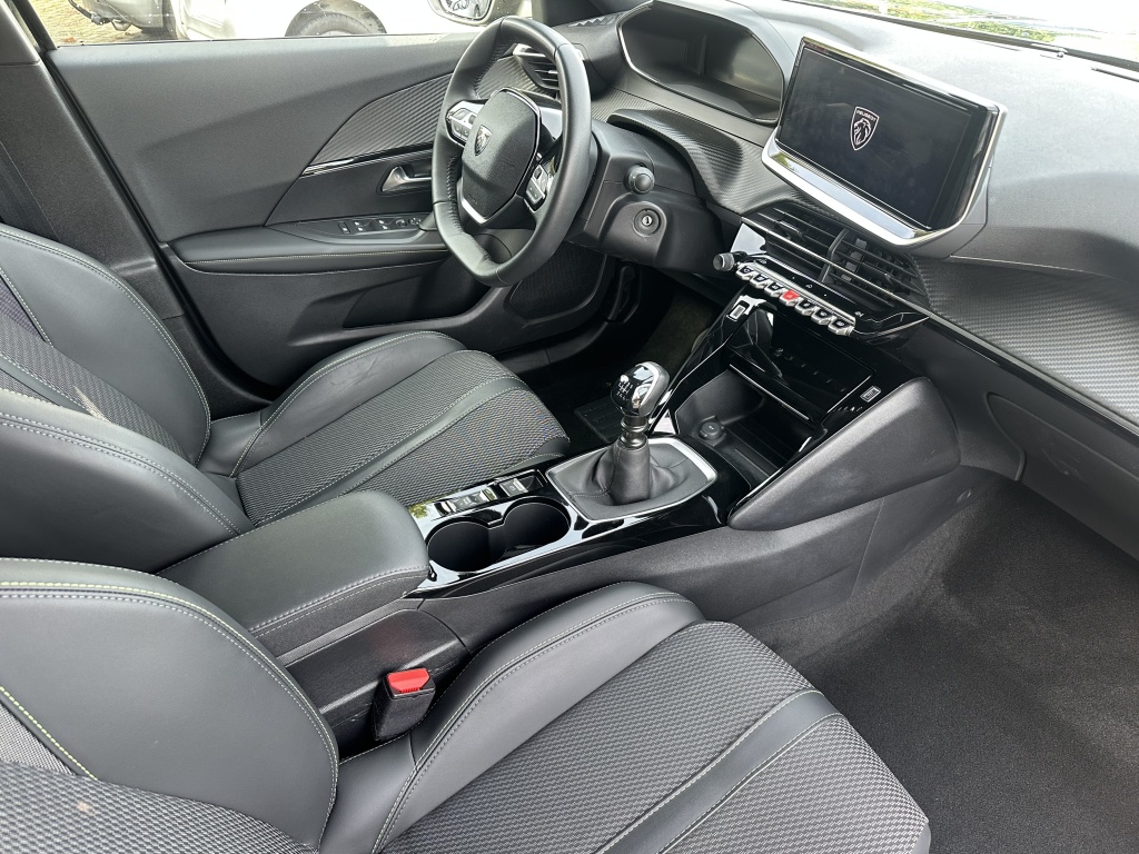 Peugeot 2008 Peugeot 2008 1.2 Allure 100 PK | CarPlay & Android Auto | Cruise Control | 17″ LM