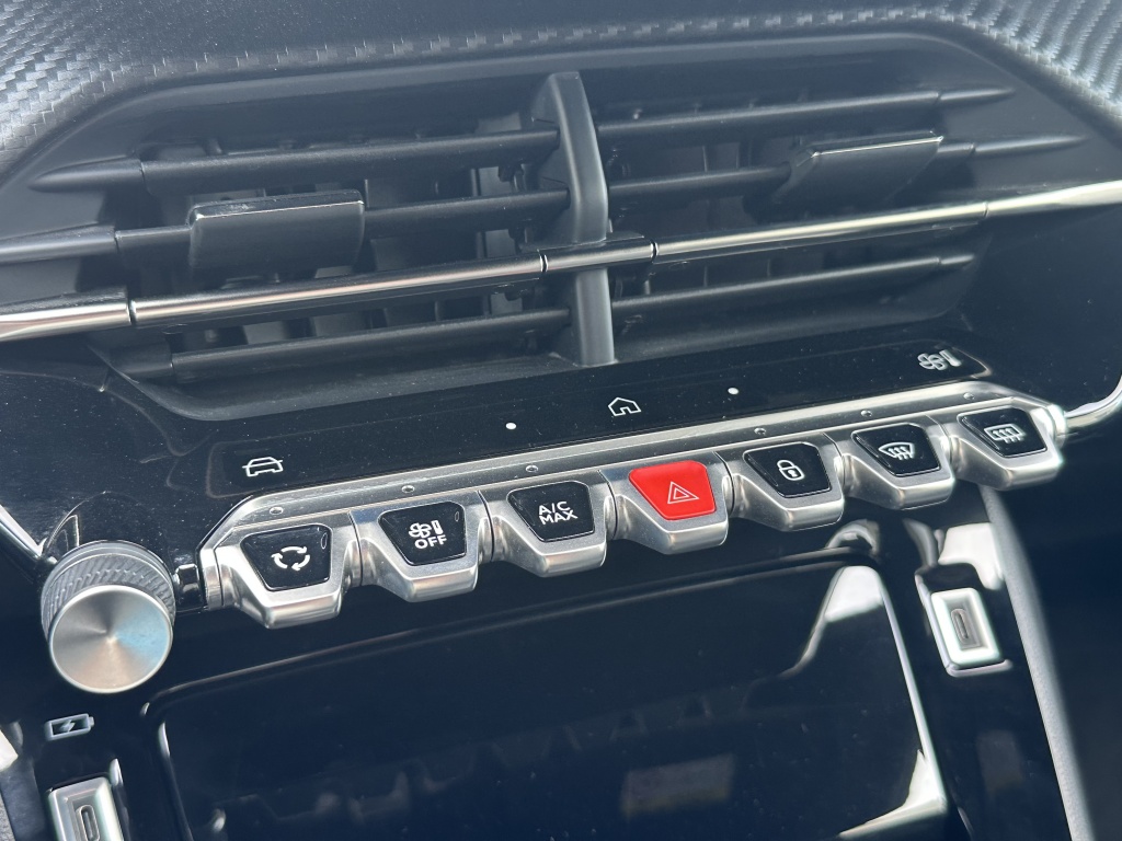 Peugeot 2008 Peugeot 2008 1.2 Allure 100 PK | CarPlay & Android Auto | Cruise Control | 17″ LM