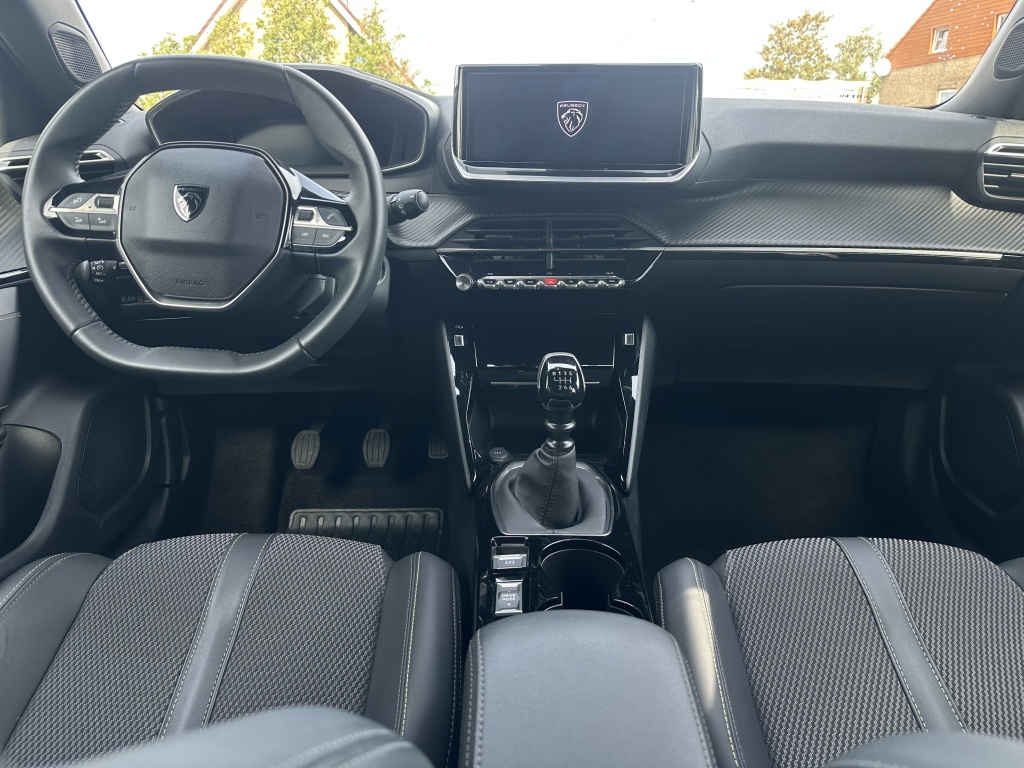 Peugeot 2008 Peugeot 2008 1.2 Allure 100 PK | CarPlay & Android Auto | Cruise Control | 17″ LM