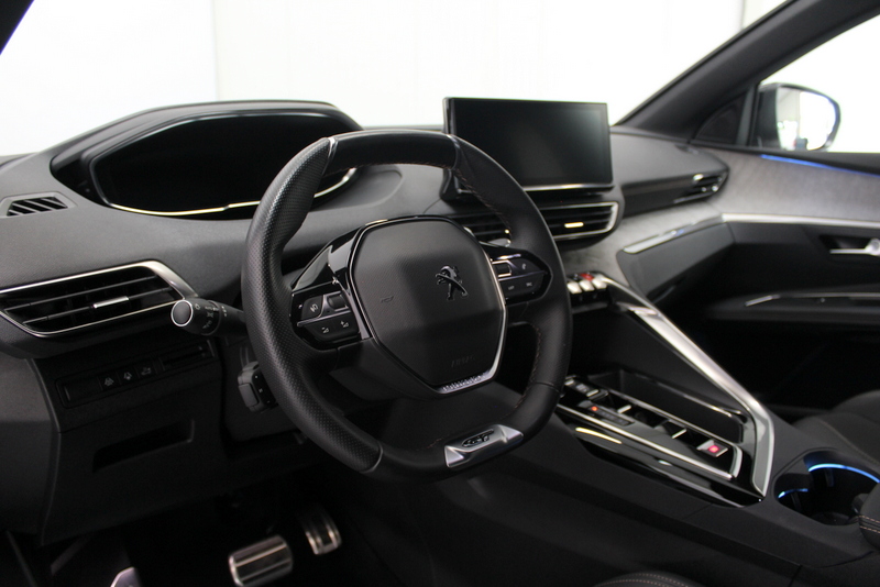 Peugeot 3008 Peugeot 3008 1.2 PureTech GT 131PK | 9.000KM!!! | AUTOMAAT | RIJKLAAR | ELEC-ACHTERKLEP | DEELS LEER | CARPLAY
