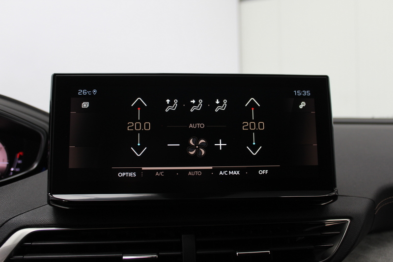 Peugeot 3008 Peugeot 3008 1.2 PureTech GT 131PK | 9.000KM!!! | AUTOMAAT | RIJKLAAR | ELEC-ACHTERKLEP | DEELS LEER | CARPLAY