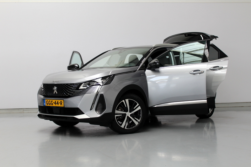 Peugeot 3008 Peugeot 3008 1.2 PureTech GT 131PK | 9.000KM!!! | AUTOMAAT | RIJKLAAR | ELEC-ACHTERKLEP | DEELS LEER | CARPLAY