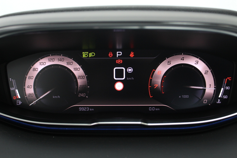 Peugeot 3008 Peugeot 3008 1.2 PureTech GT 131PK | 9.000KM!!! | AUTOMAAT | RIJKLAAR | ELEC-ACHTERKLEP | DEELS LEER | CARPLAY