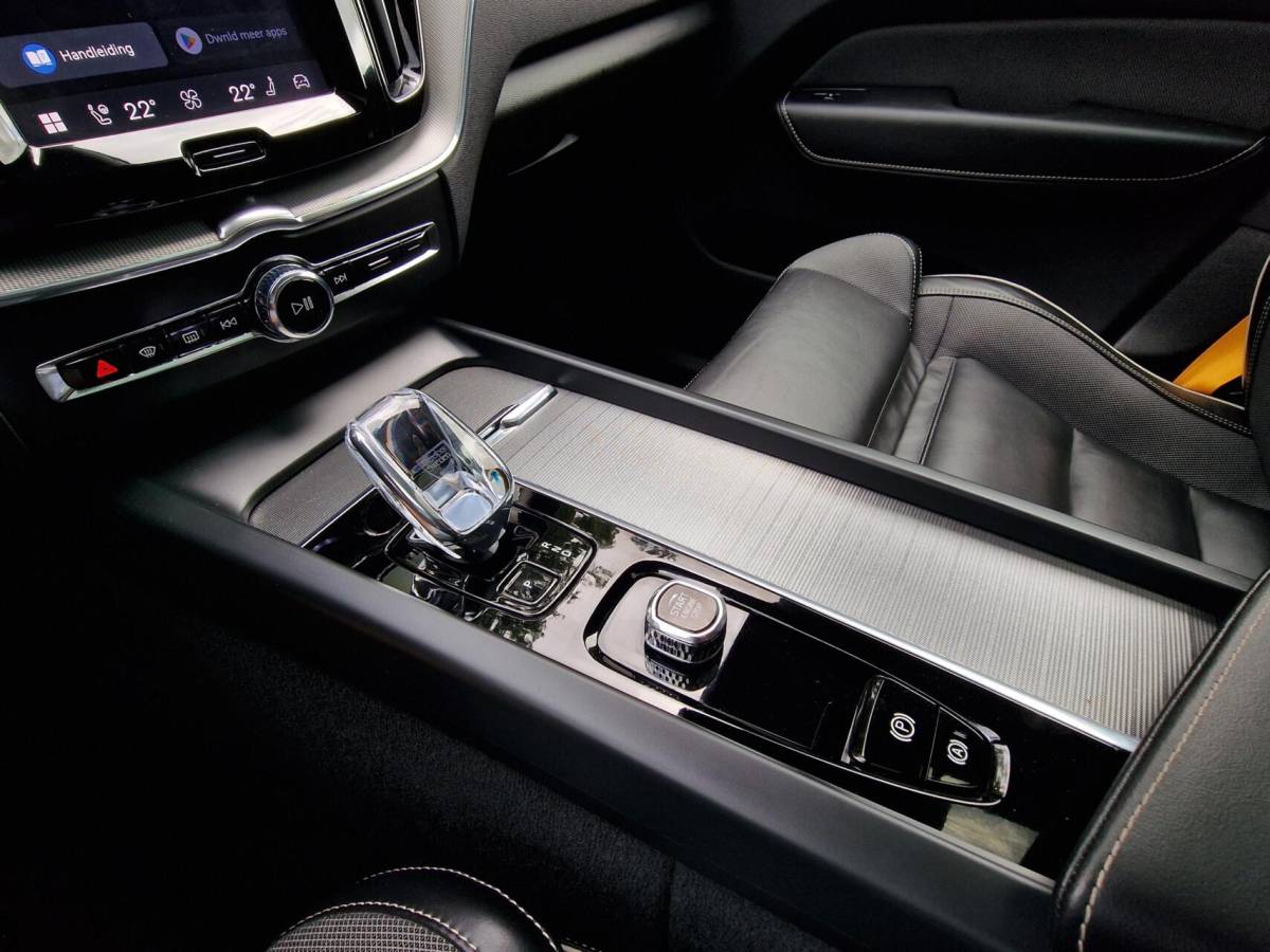 Volvo XC60 Volvo XC60 2.0 T8 Plug-in-hybrid AWD Polestar Engineered|Bowers&Wilkins|Trekhaak|Pano|456PK|22-inch|Headup|360’camera|